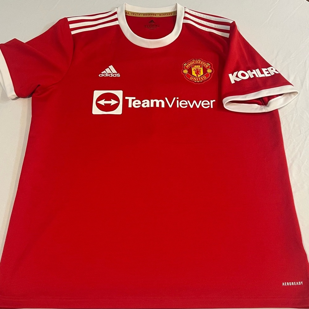 2021/22 Men’s Manchester United  Adidas Home Jersey XL Fernandes 18
